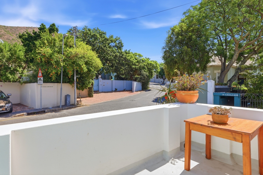 6 Bedroom Property for Sale in Green Point Western Cape